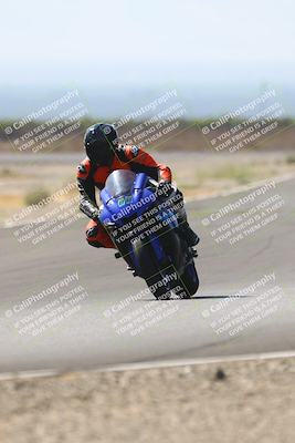 media/Sep-20-2025-TrackDaz (Sat) [[27f0cde673]]/B Group/220pm (Turn 9)/